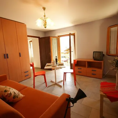 Amina Apartmán Oggebbio